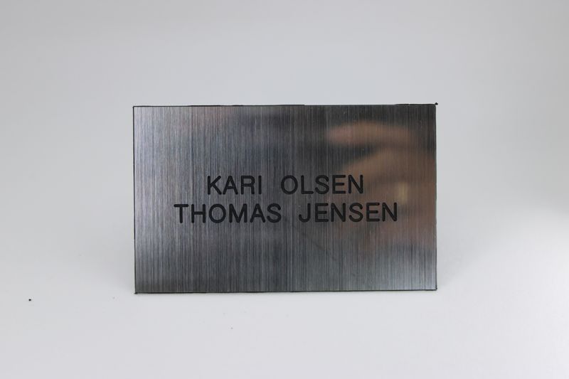 Postkasseskilt Sandbergkassen standard, radient sølv plate