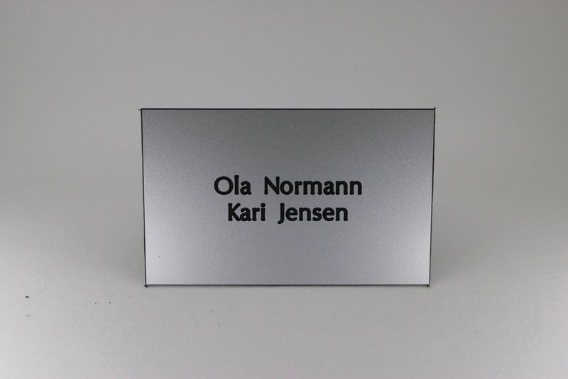 Postkasseskilt Sandbergkassen, aluminium imitasjon store og små bokstaver
